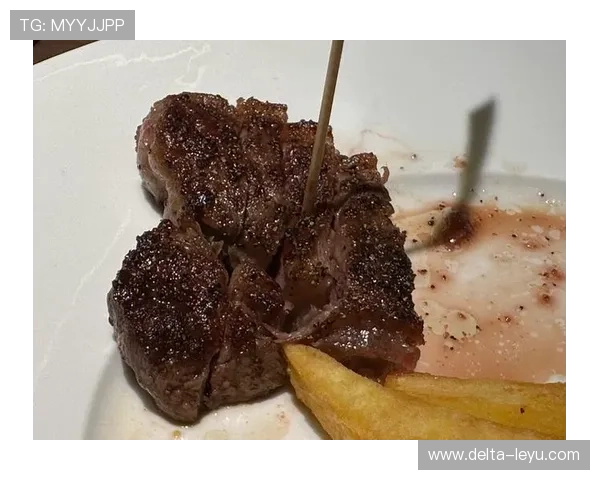 张琳芃家的狗都吃进口牛排