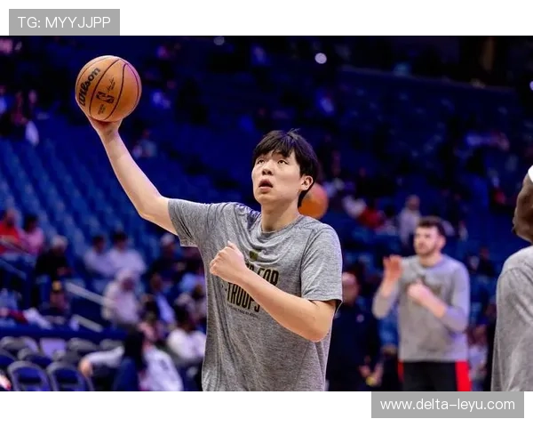 杨瀚森无球跑动拉开防守，比上赛季三分更高效