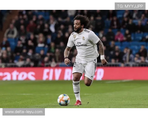 罗伯逊与阿诺德在边后卫推进节奏中出现分化趋势