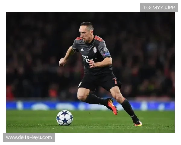 罗本与里贝里：边路爆点分化，单点爆破转向体系协同