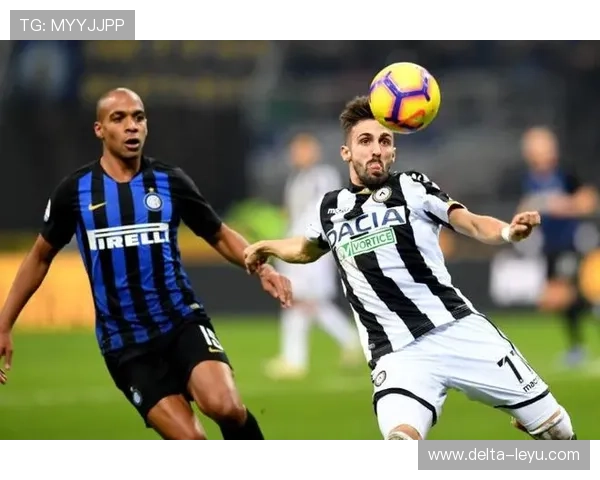 卢尔·邓三分无球跑位助防守端激活球队攻防节奏